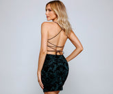 Majorly Posh – Minikleid aus beflocktem Samt